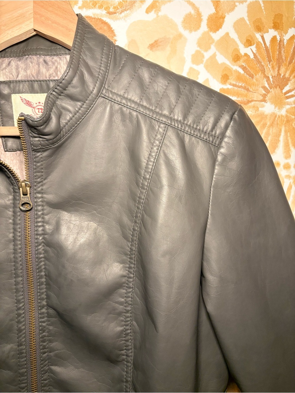 Faded Glory Black Faux Leather Moto Jacket Zip Pockets Women’s Edgy - Picture 9 of 13